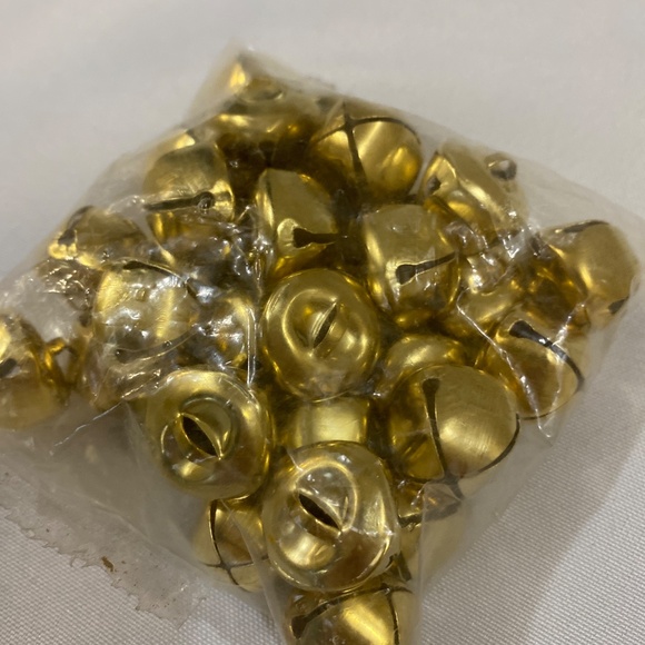 Jingle Bells Charms 30 Pieces 0.75 inch 20mm Gold Small Craft - Picture 3 of 3
